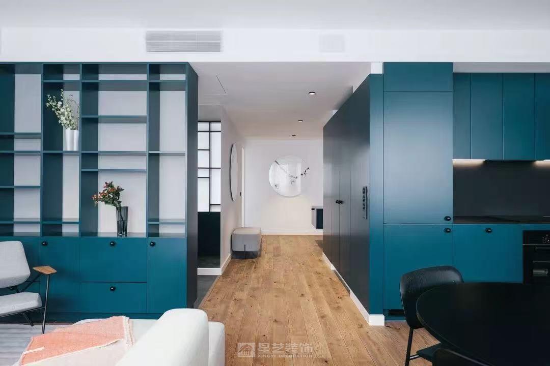 墨綠